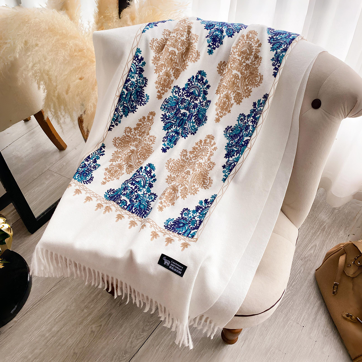 Women Fashion Winter Warm Cash - Embroidery Pashmina ulasan dan harga